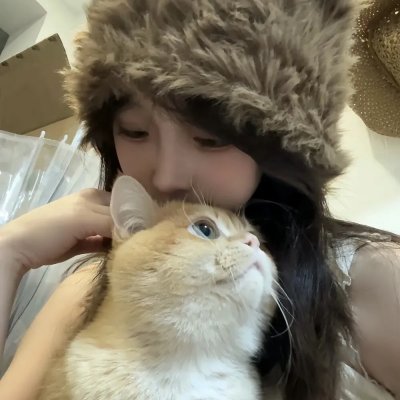 他从火光中走来